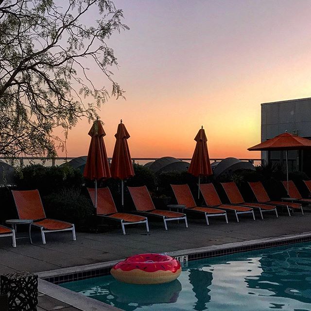 I can't think of a better place to experience my first LA sunset than the rooftop of the über cool Andaz West Hollywood, where the award-winning chef made us the most delicious food (omg I want to eat sweet potato empanadas with salsa criolla every day) and we sipped Californian Pinot Noir while chatting into the night with the friendliest, coolest staff. I'm going to like it here. #seizetheholiday #andazweho #westhollywood #LosAngeles #sunsetstrip