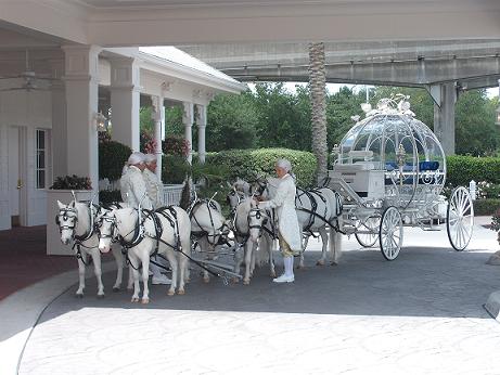 Cinderella's coach at Floridian wedding chapel