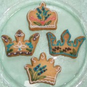 'Lavender's blue' crown cookies from Chez Maximka http://chezmaximka.blogspot.com/2012/02/lavenders-blue.html