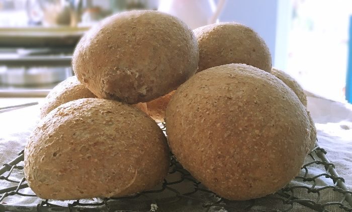 Soft wholemeal rolls - an easy, step by step recipe