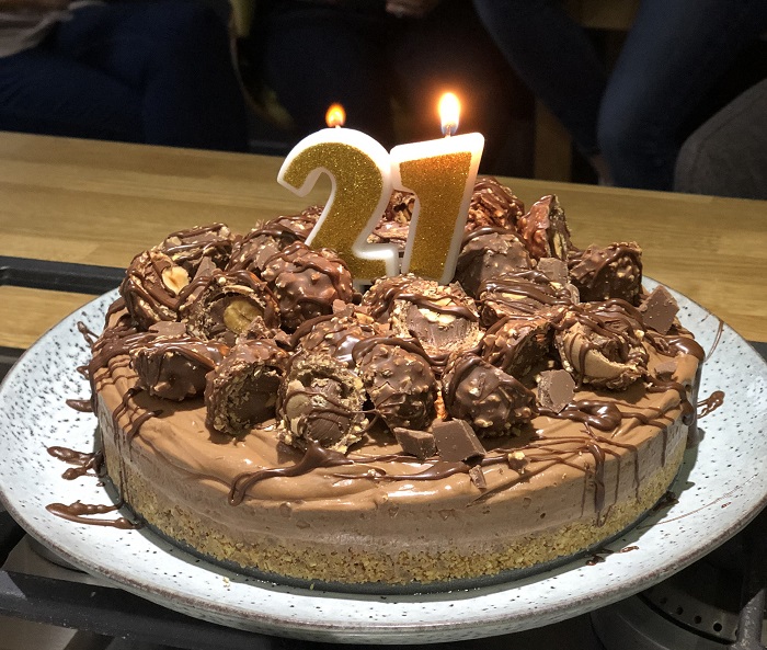 Nutella cheesecake with smashed Ferrero Rocher