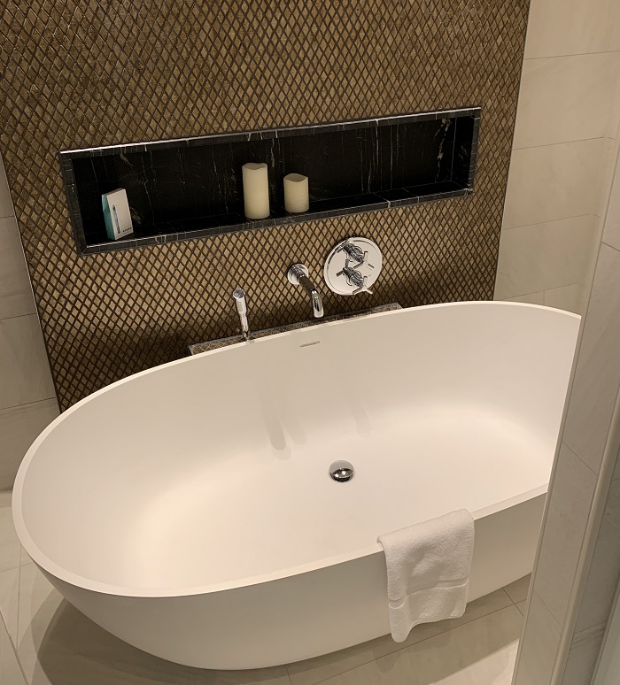 AmaMagna Grand Suite 308 bath